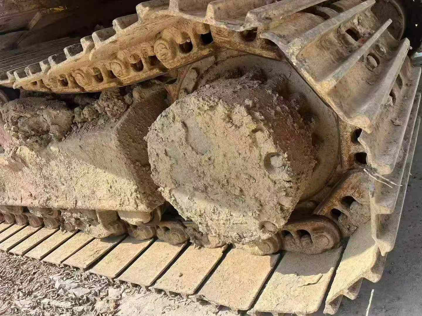 Used Komatsu PC200-8 Excavator 2016 Model / 8