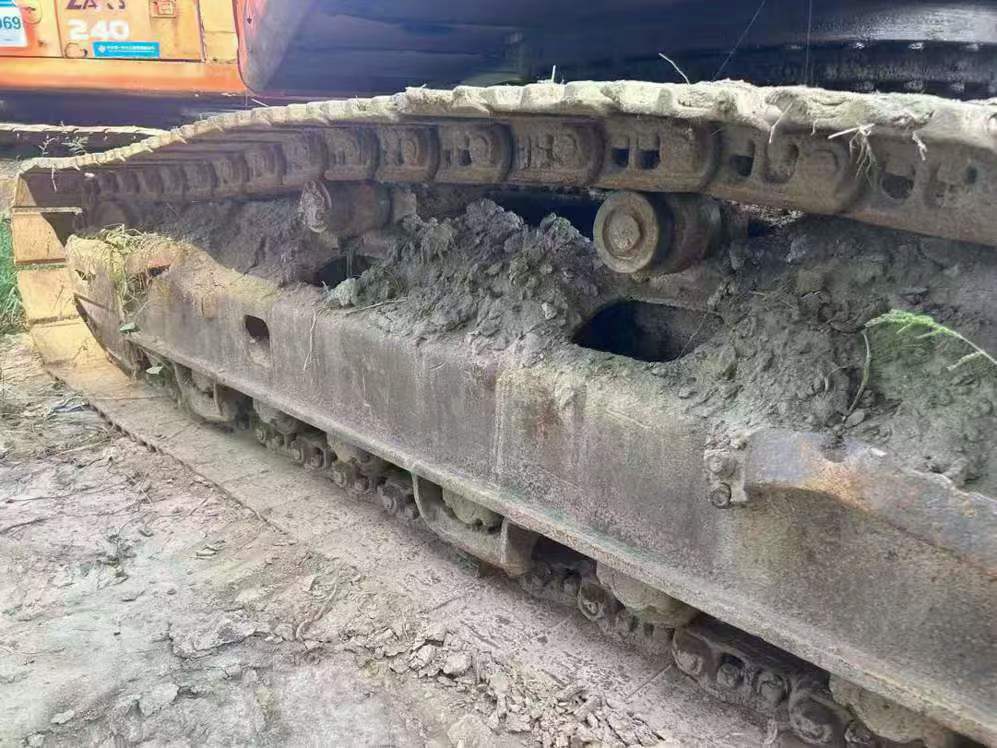 Used Hitachi ZX240-3 Excavator 2011 Model / 9