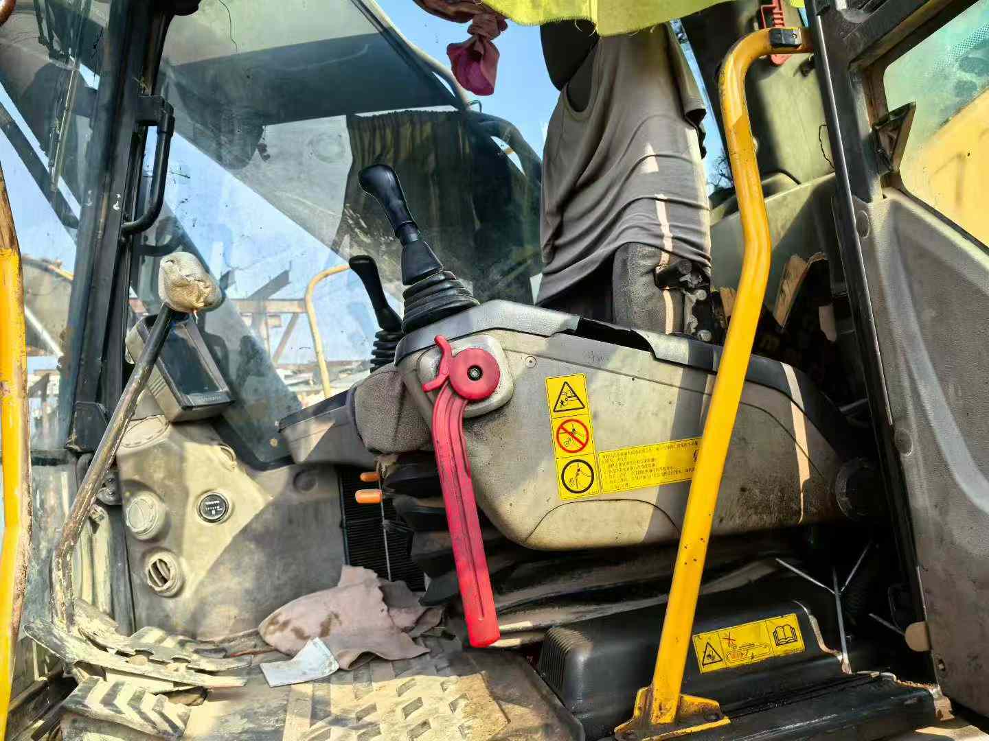 Used Volvo EC300D Excavator 2014 Model / 5