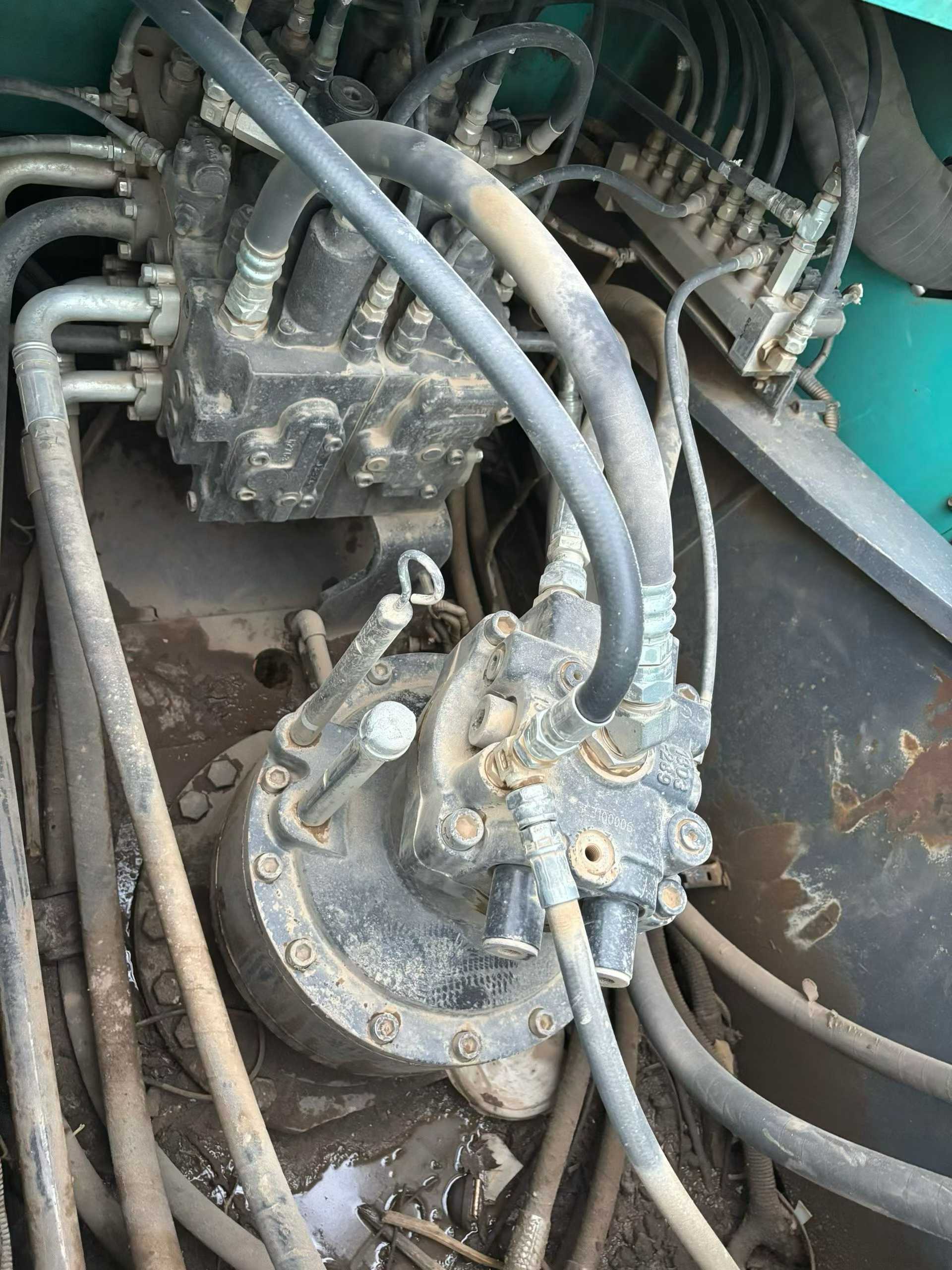 Used Kobelco SK250 Excavator 2015 Model / 8