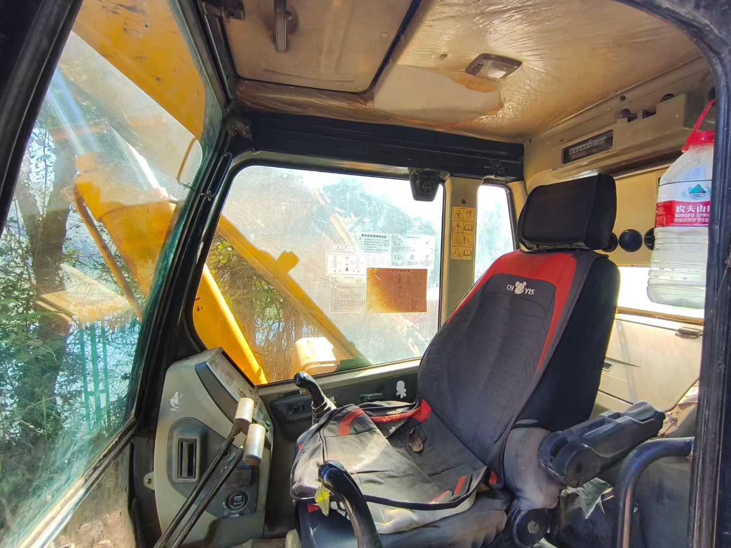 Used Hyundai R215-7 Excavator 2016 Model / 7