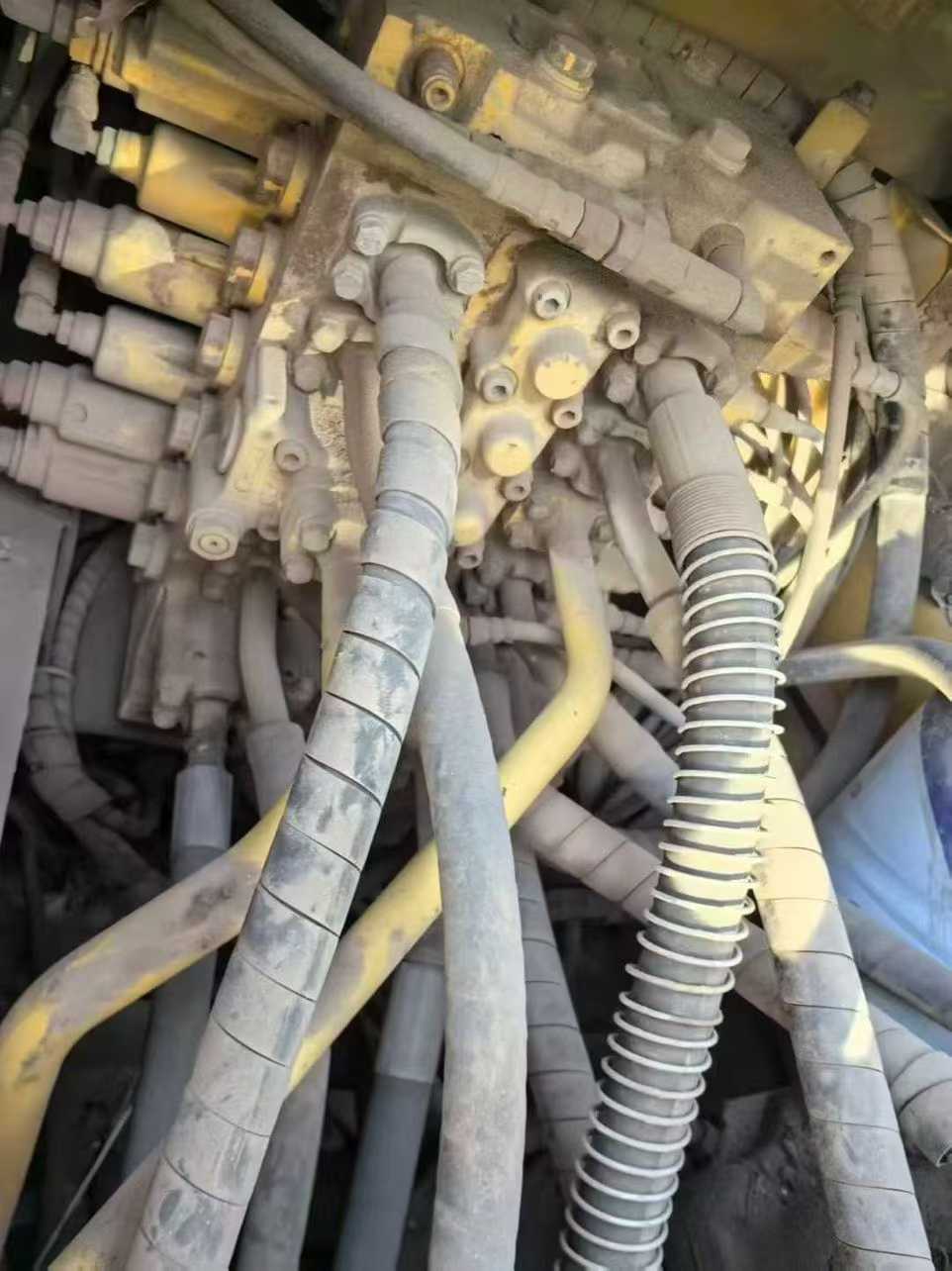 Used Komatsu PC200-8 Excavator 2014 Model / 8