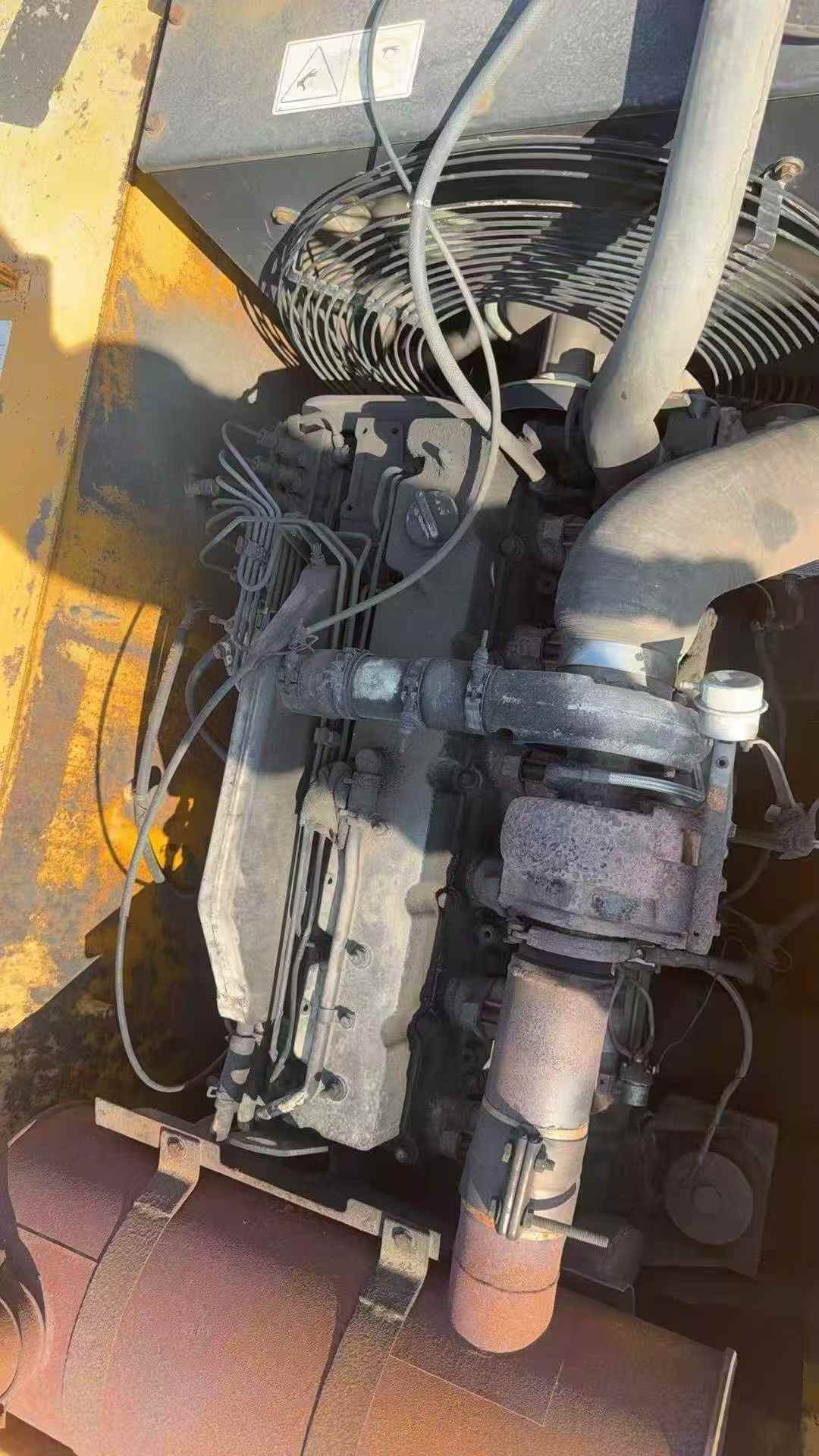 Used Hyundai R305LC-7 Excavator 2016 Model / 3