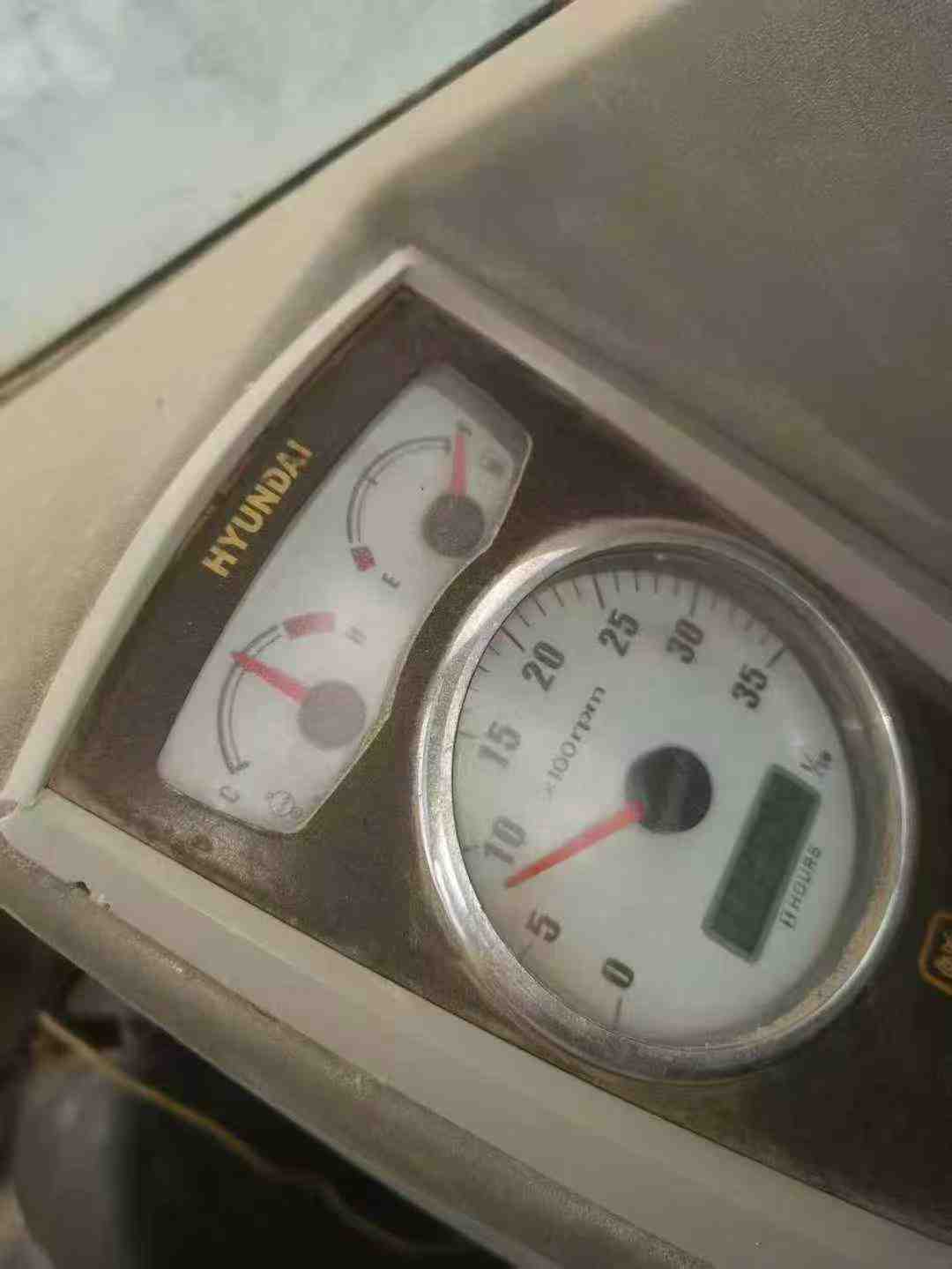 Used Hyundai R55-7 Excavator 2016 Model / 5