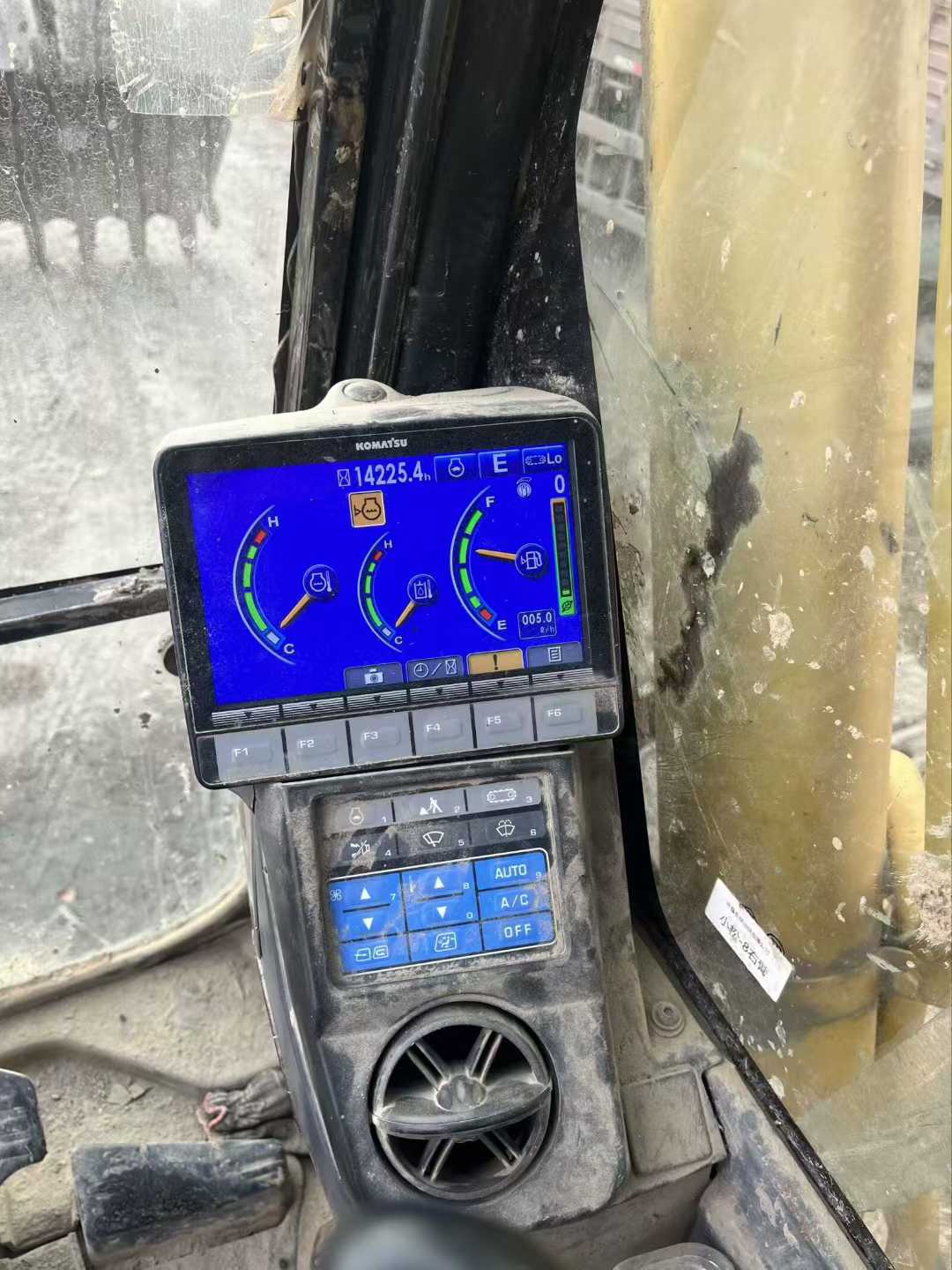 Used Komatsu PC200-8 Excavator 2014 Model / 6