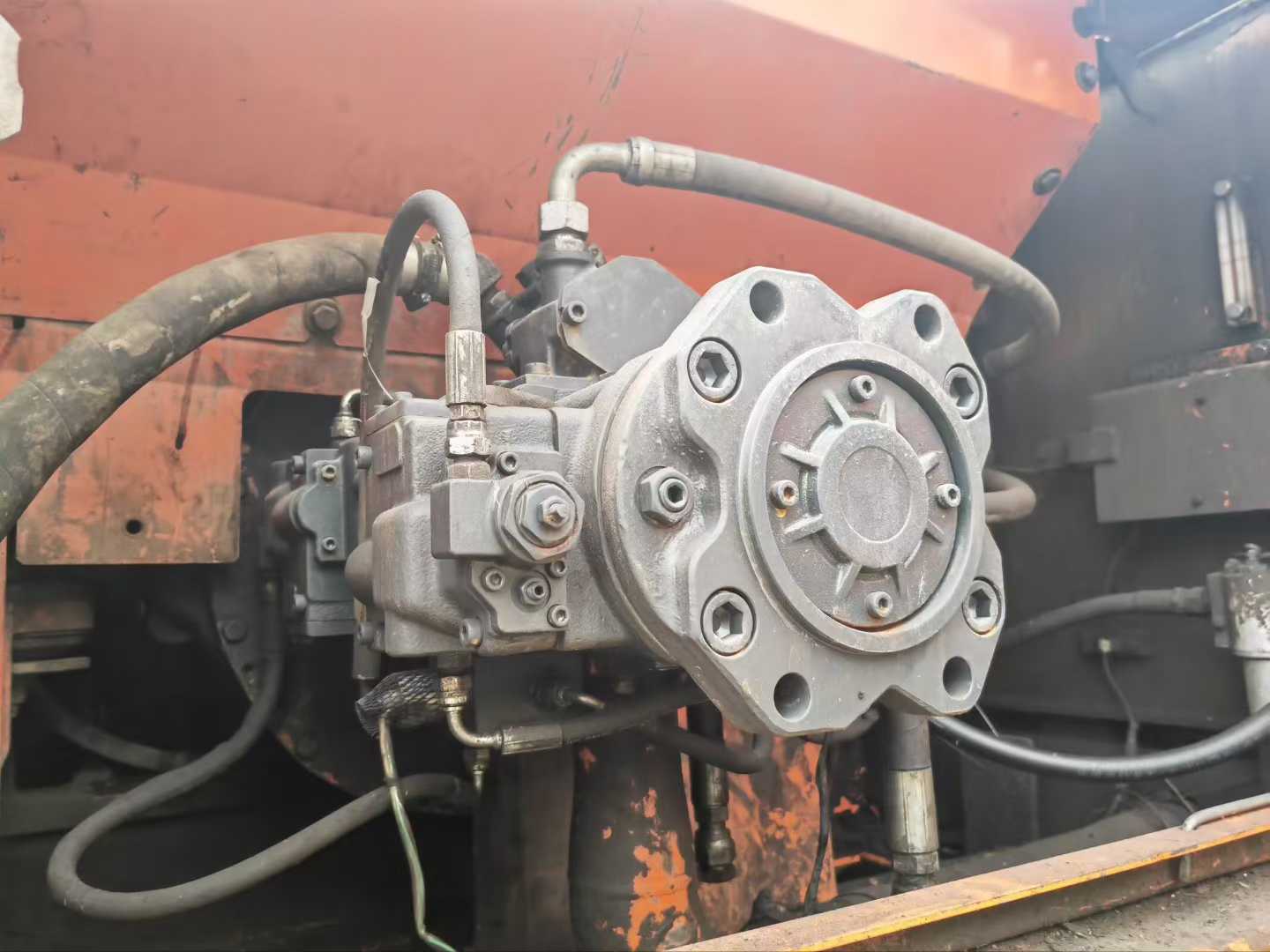 Used Doosan S225 Excavator 2010 Model / 2