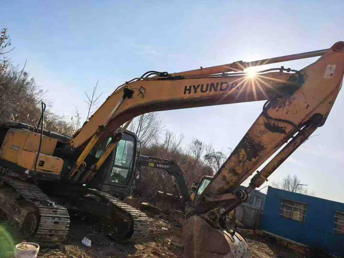 Used Hyundai R225LVS Excavator 2016 Model / 4