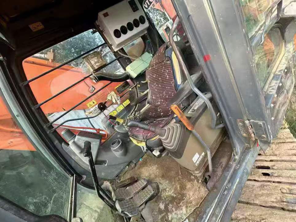 Used Hitachi ZX240-3 Excavator 2011 Model / 8