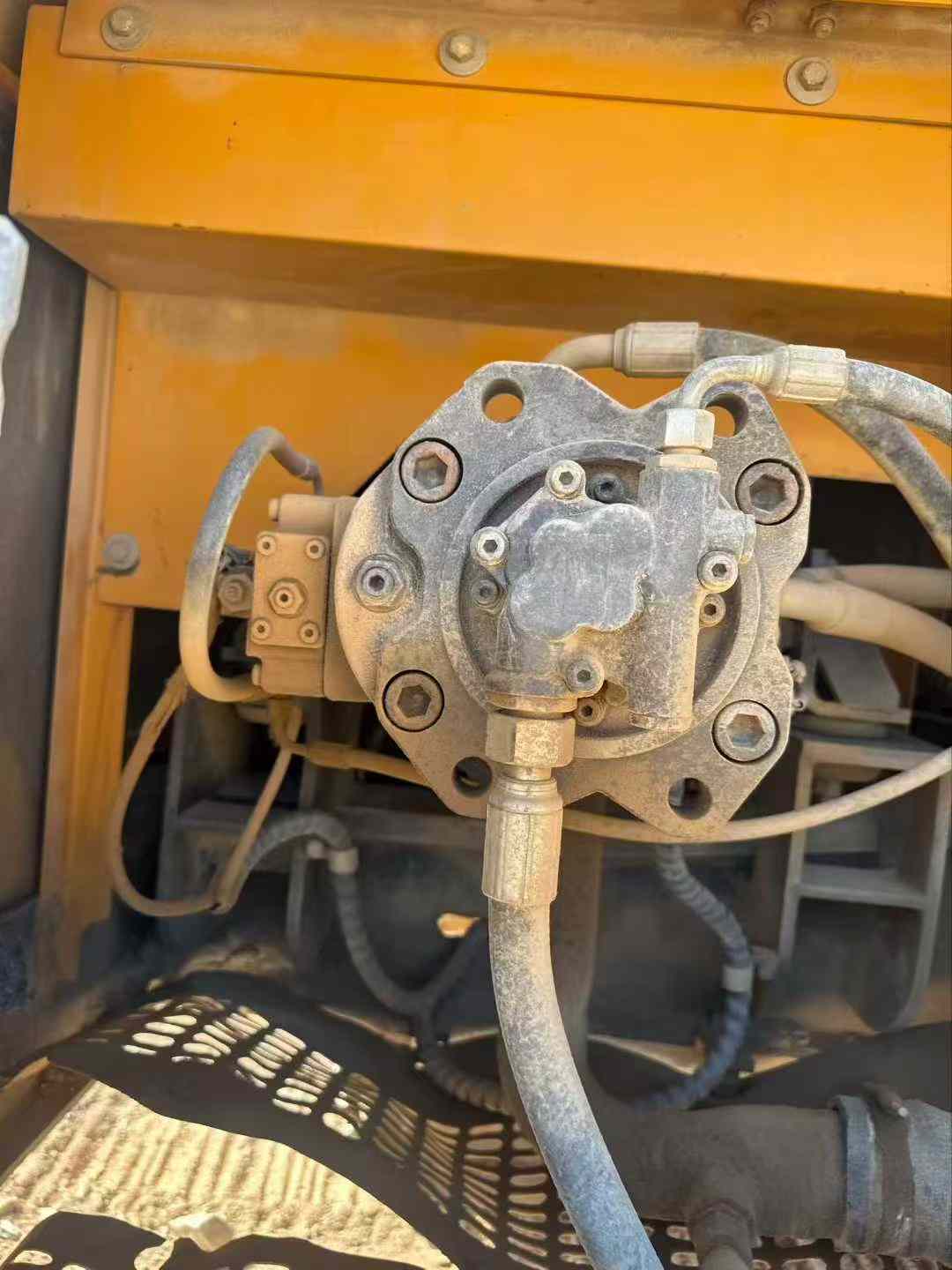 Used Sany SY265C Excavator 2014 Model / 3