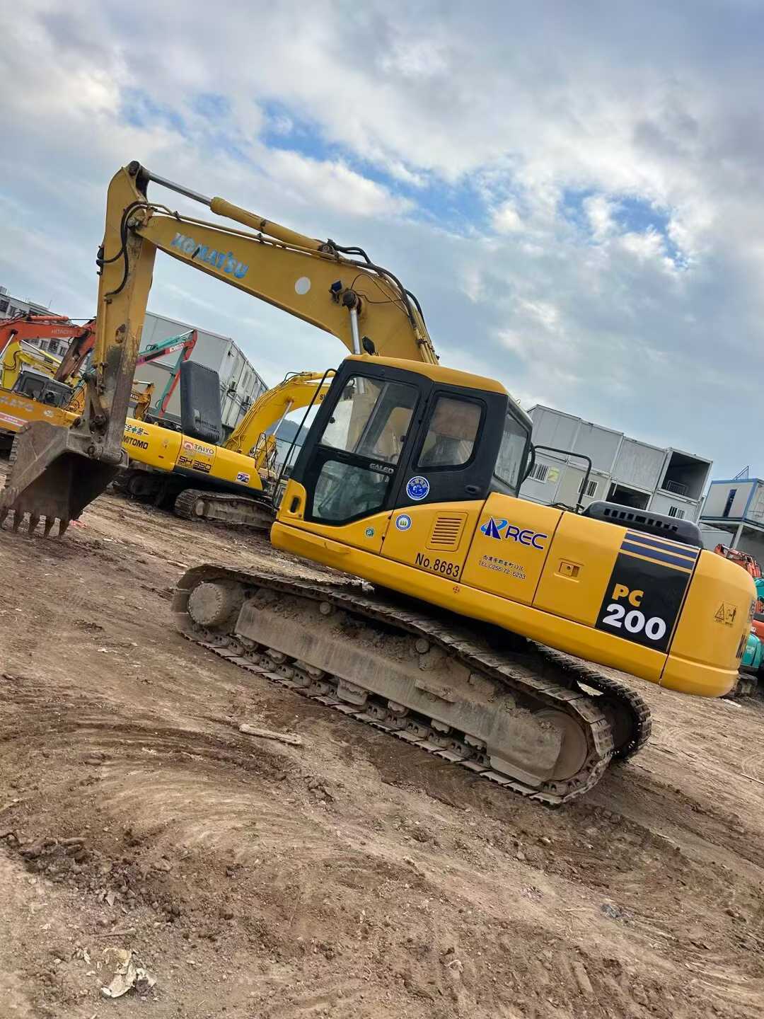 Used Komatsu PW200-7 Excavator 2016 Model / 3