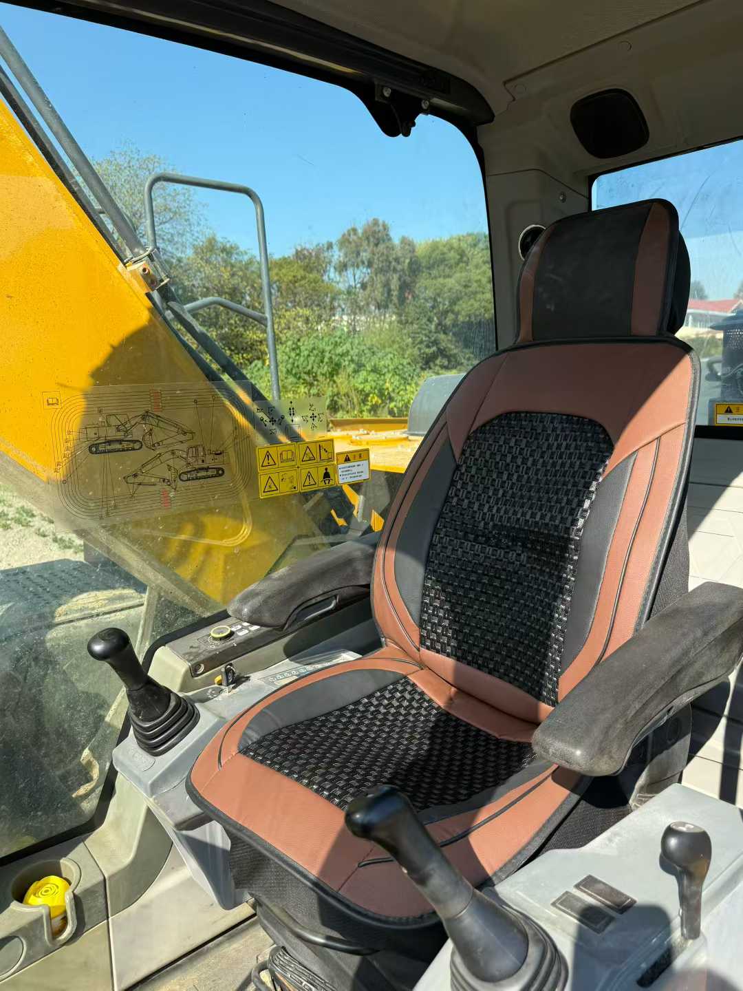 Used XCMG XE215 Excavator 2022 Model / 9