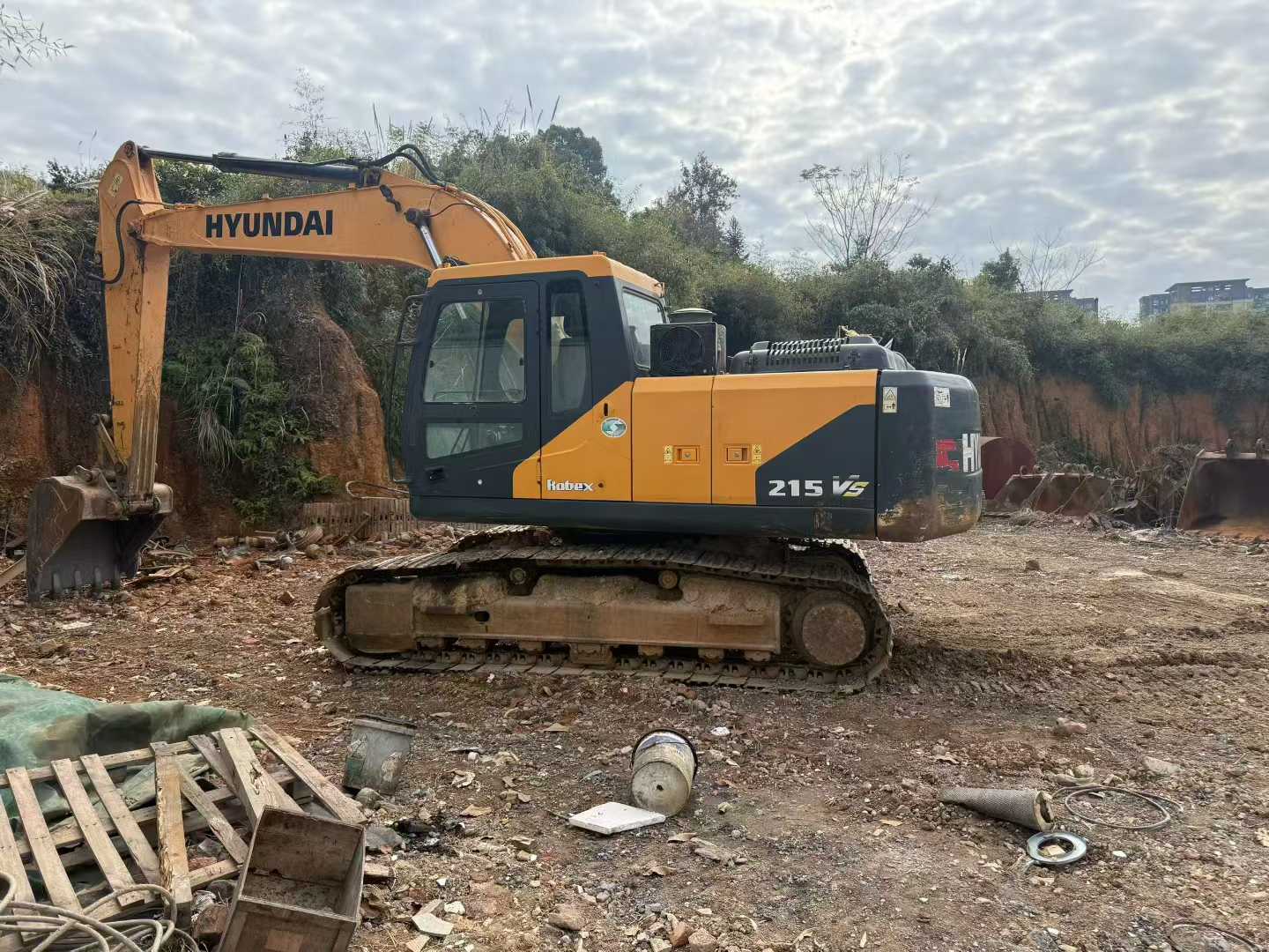 Used Hyundai R215VSN Excavator 2016 Model / 2