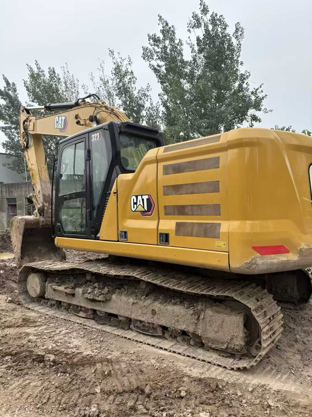 Buy Caterpillar 323 Used Excavator / 1