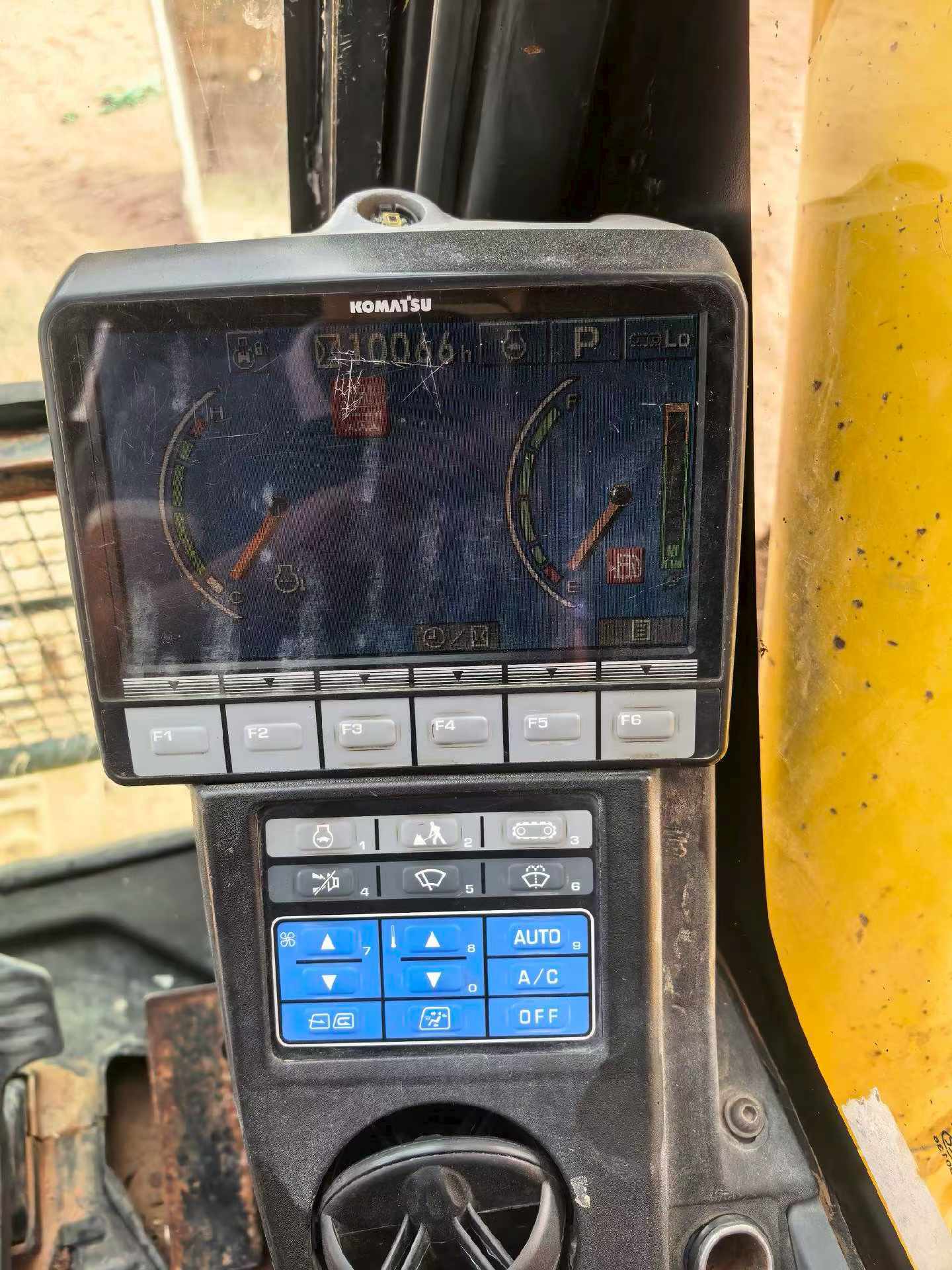 Used Komatsu PC210-8 Excavator 2016 Model / 8