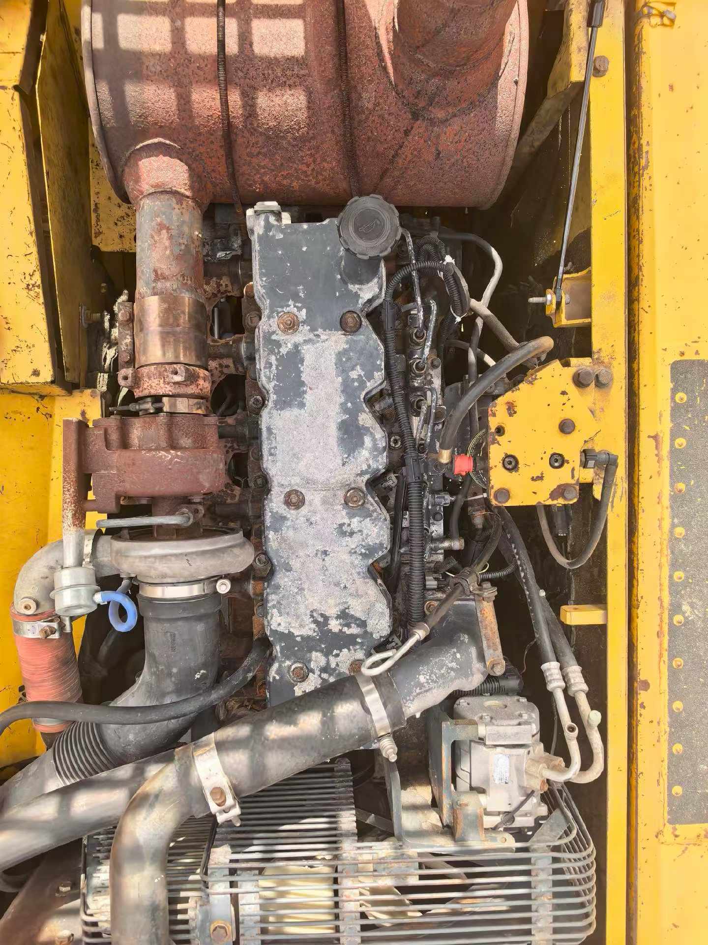 Used Komatsu PC210-8 Excavator 2016 Model / 6