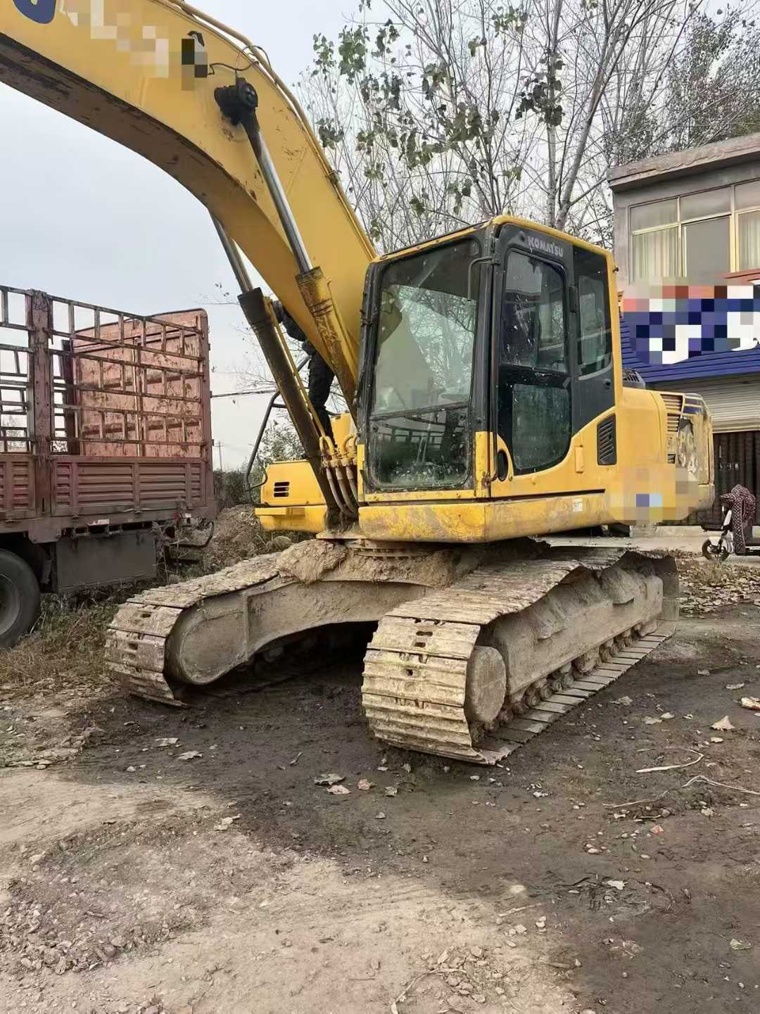 Used Komatsu PC200-8 Excavator 2014 Model / 4