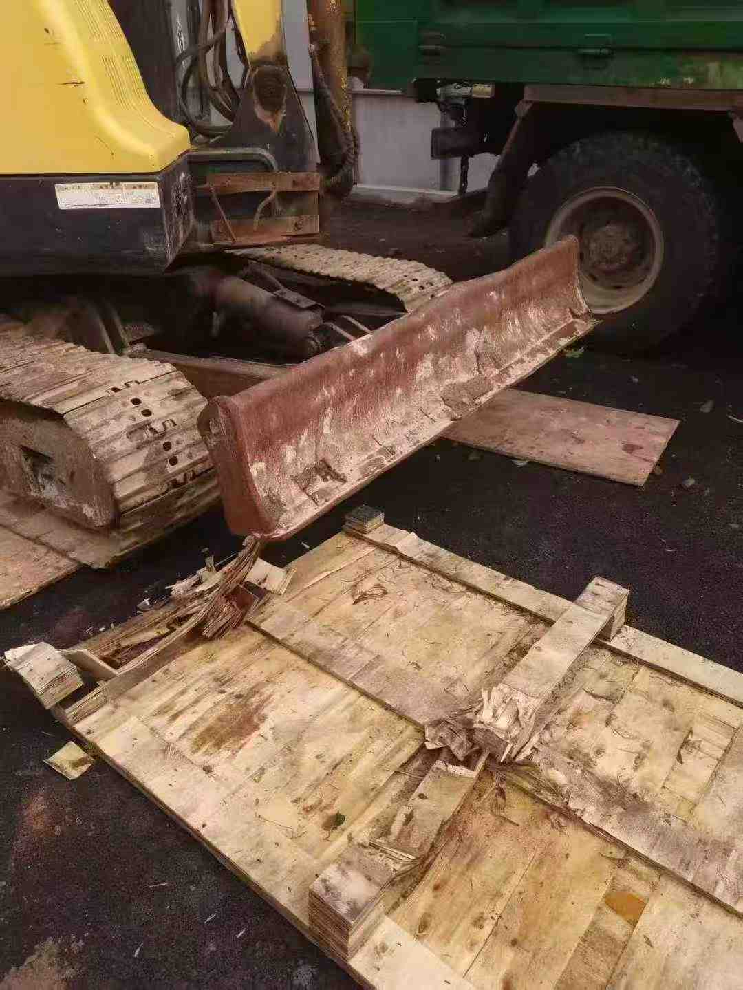 Used Hyundai R55-7 Excavator 2016 Model / 3