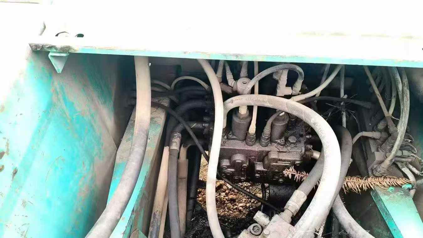 Used Kobelco SK210 Excavator 2016 Model / 3