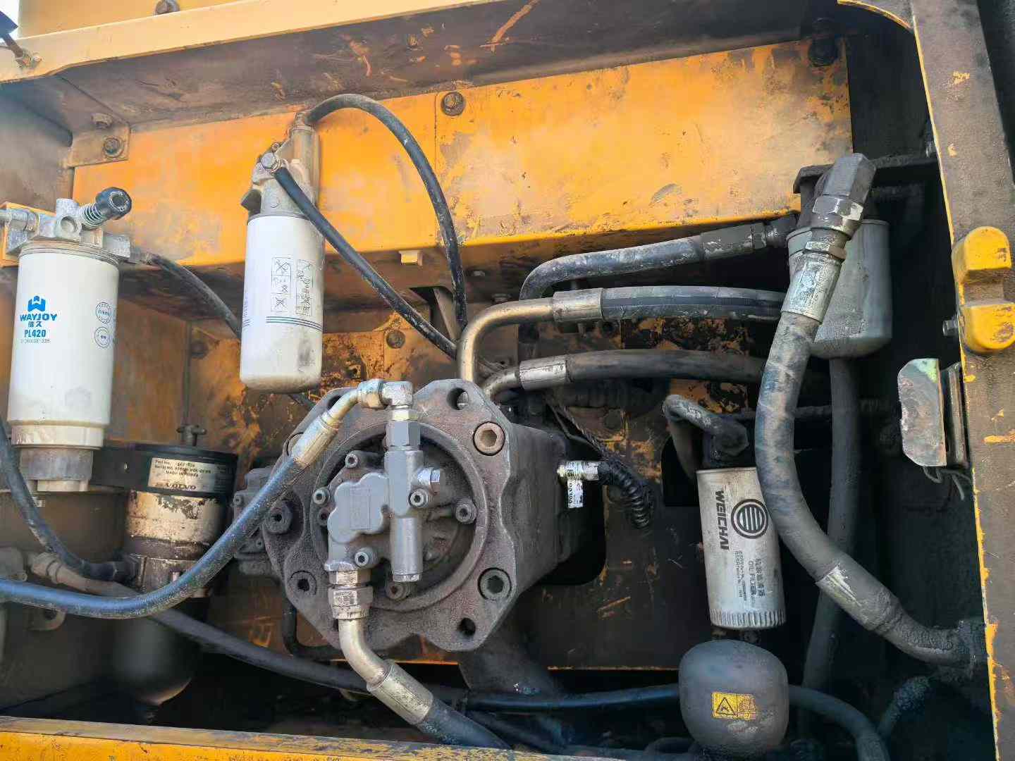 Used Volvo EC300D Excavator 2014 Model / 7