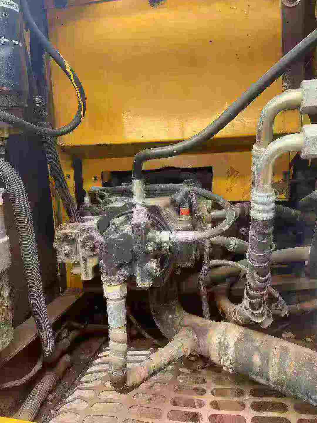 Used Sany SY135 Excavator 2016 Model / 5