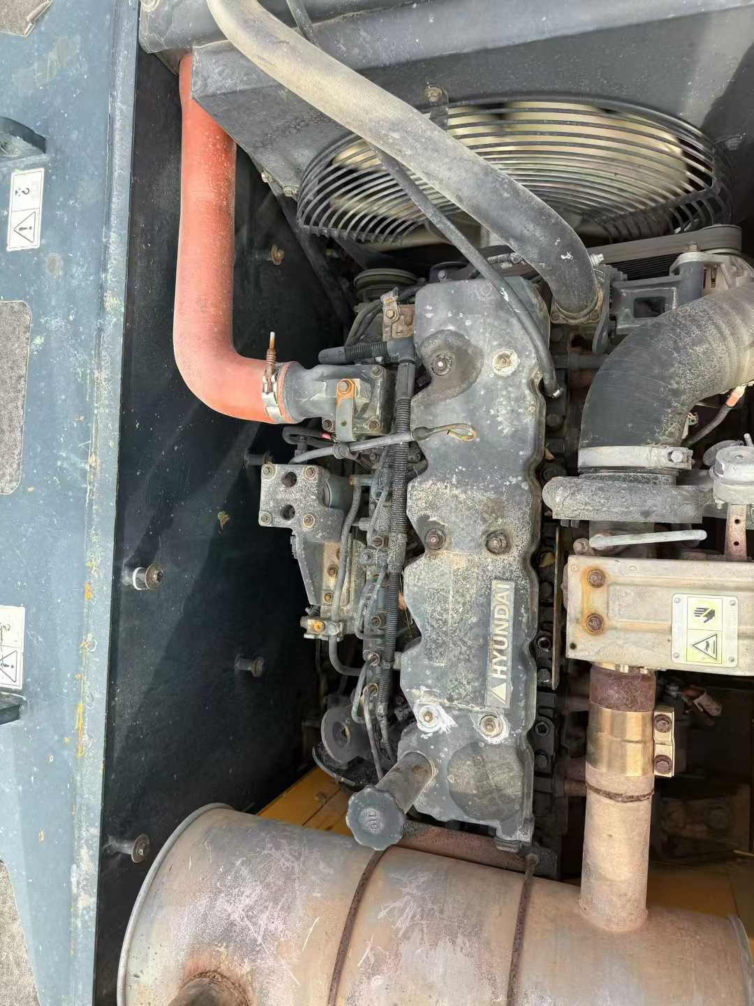 Used Hyundai R215VSN Excavator 2016 Model / 9