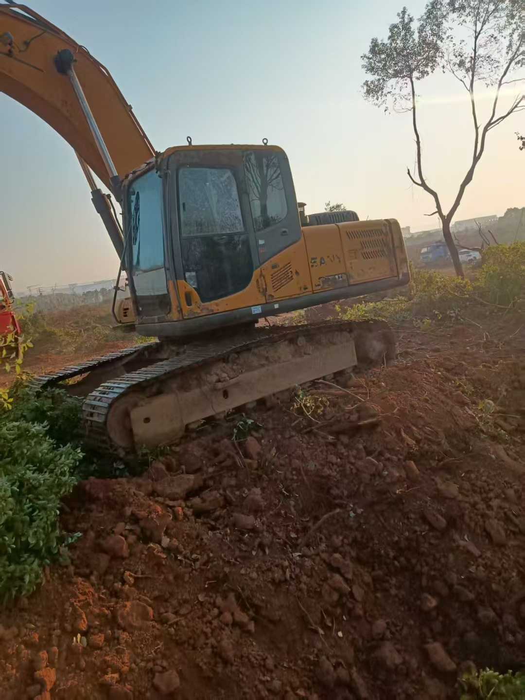 Used Sany SY205H Excavator 2011 Model / 3