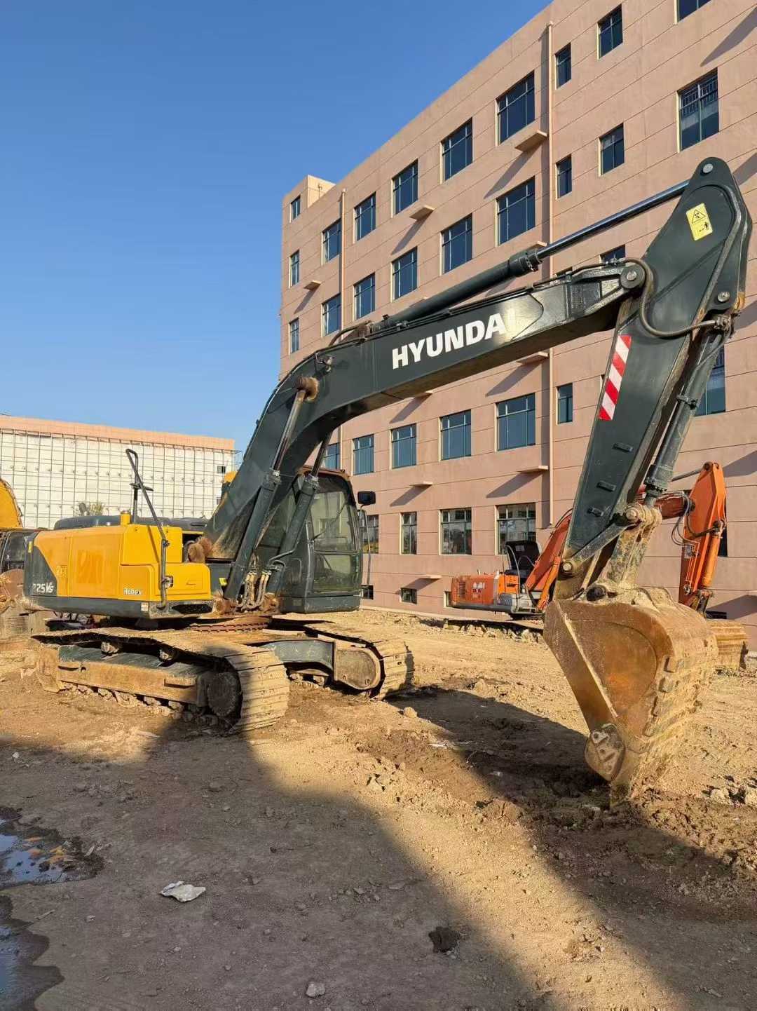 Used Hyundai R205VS Excavator 2016 Model / 2