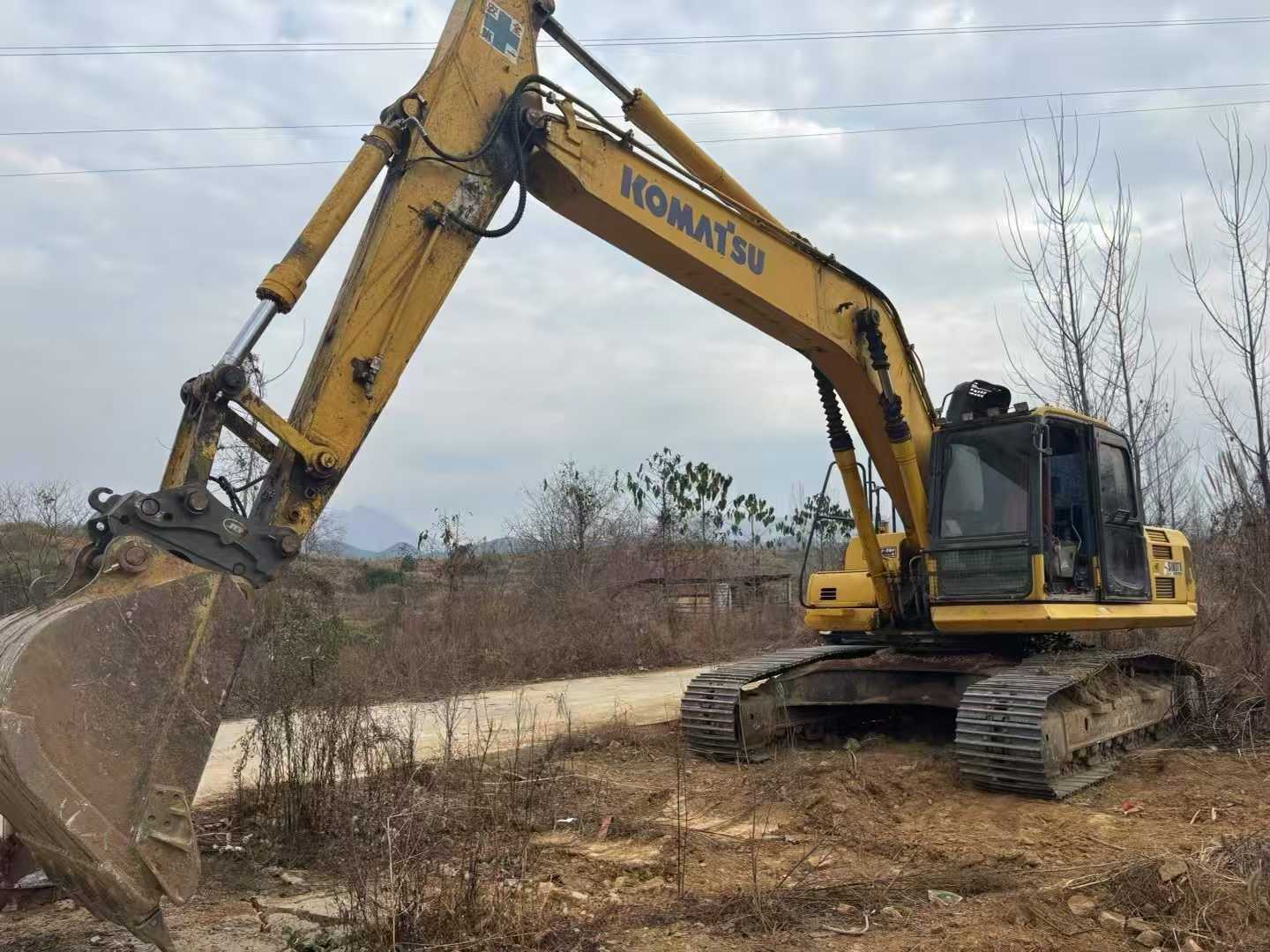 Used Komatsu PC240-11M0 Excavator 2016 Model / 3