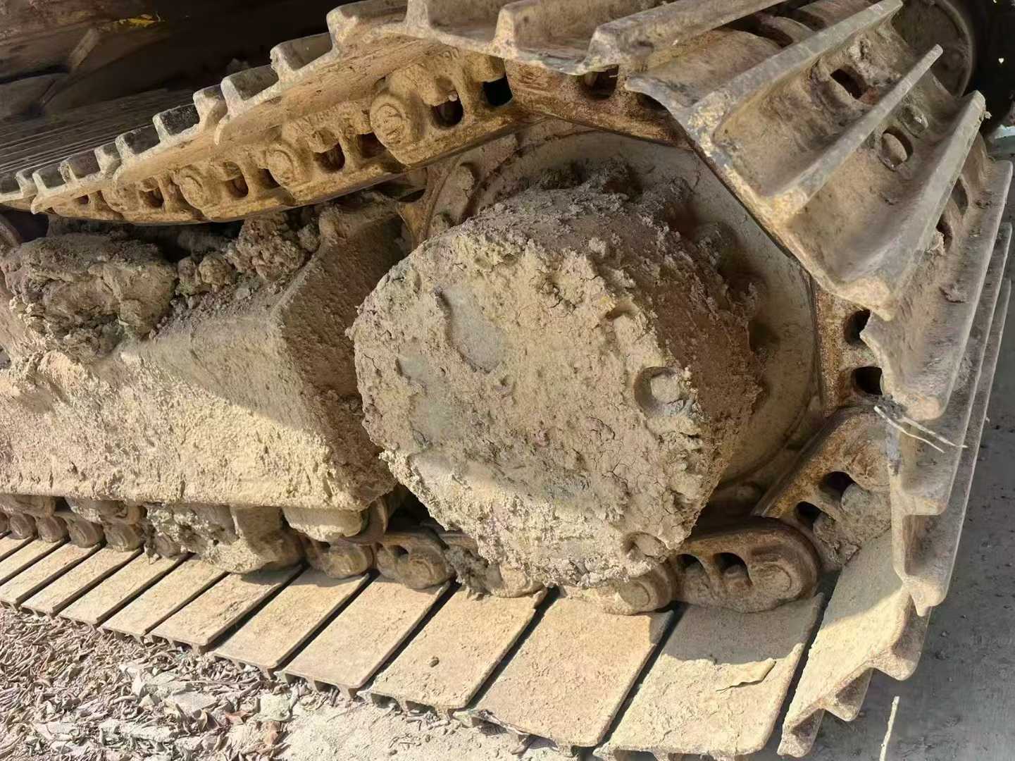 Used Komatsu PC200-8 Excavator 2016 Model / 3