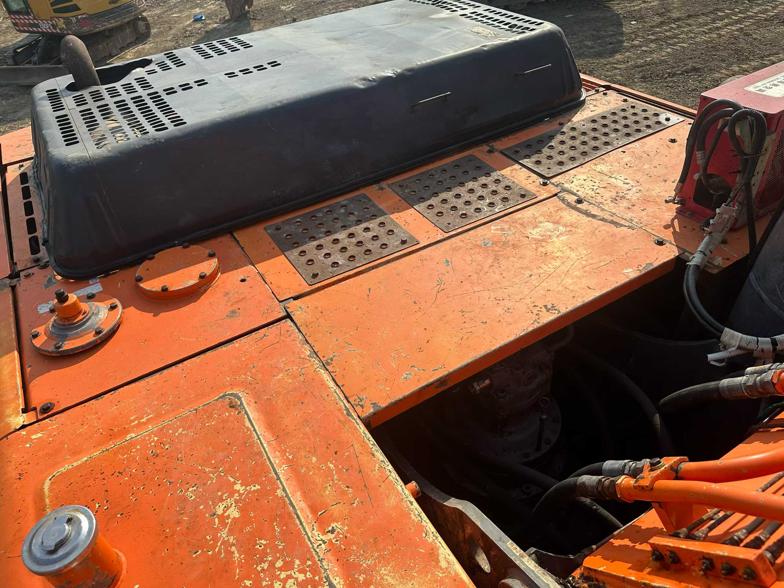 Used Hitachi ZW330 Excavator 2016 Model / 7