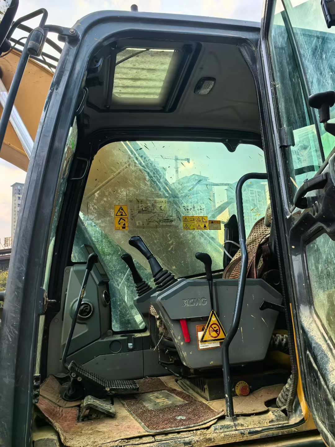 Used XCMG LW200 Excavator 2022 Model / 6