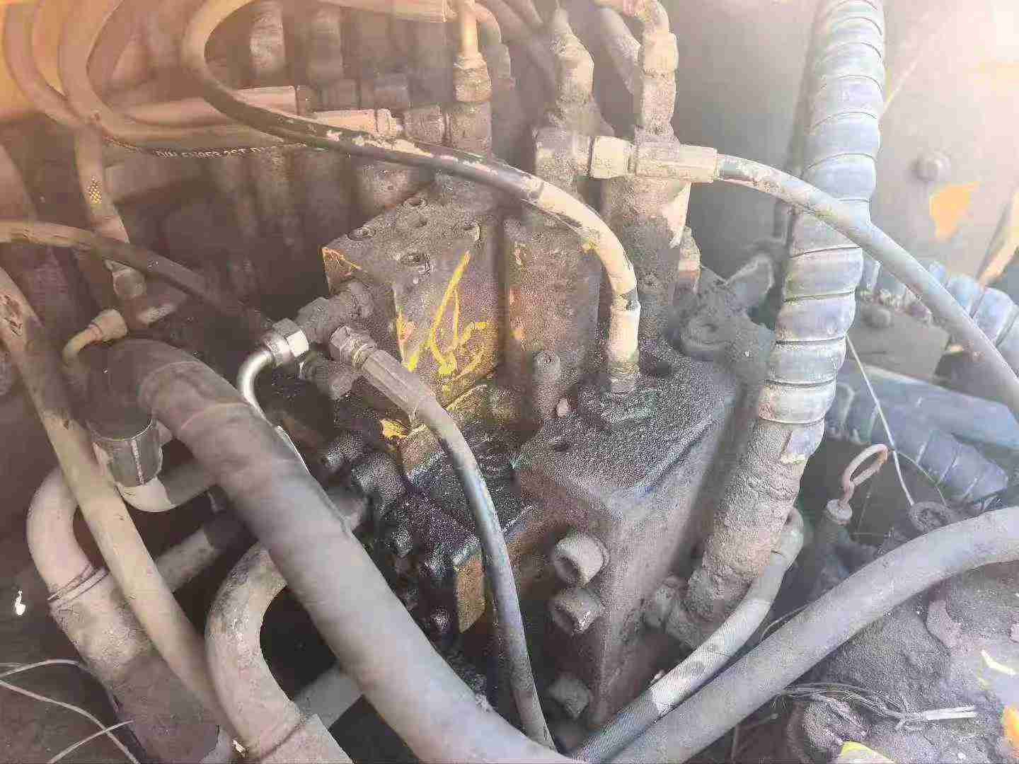 Used Hyundai R225-7 Excavator 2010 Model / 8