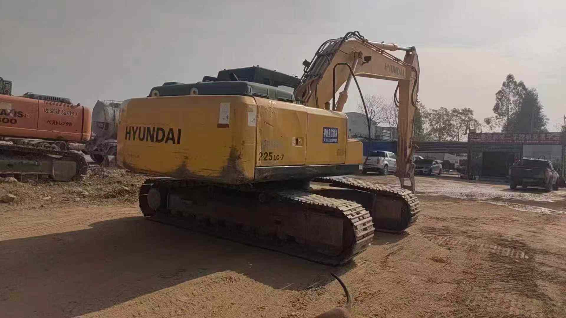 Used Hyundai R225-7 Excavator 2014 Model / 8