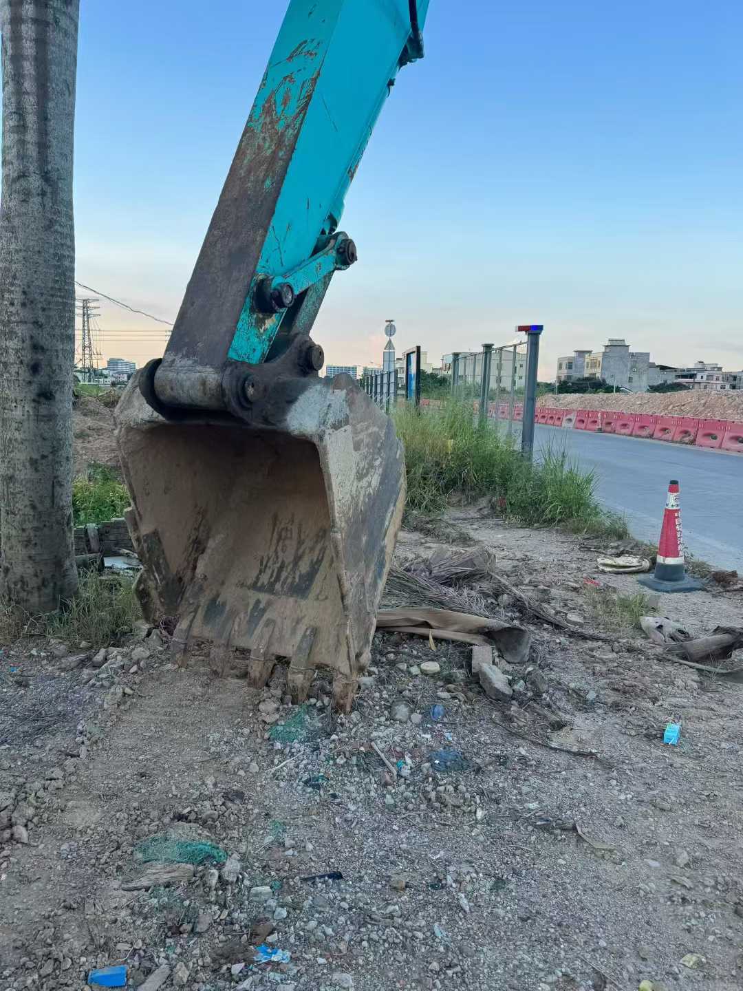 Buy Kobelco SK200-5.5 Used Excavator / 7 Used Kobelco SK200-5.5 Excavator 2016 Model / 7