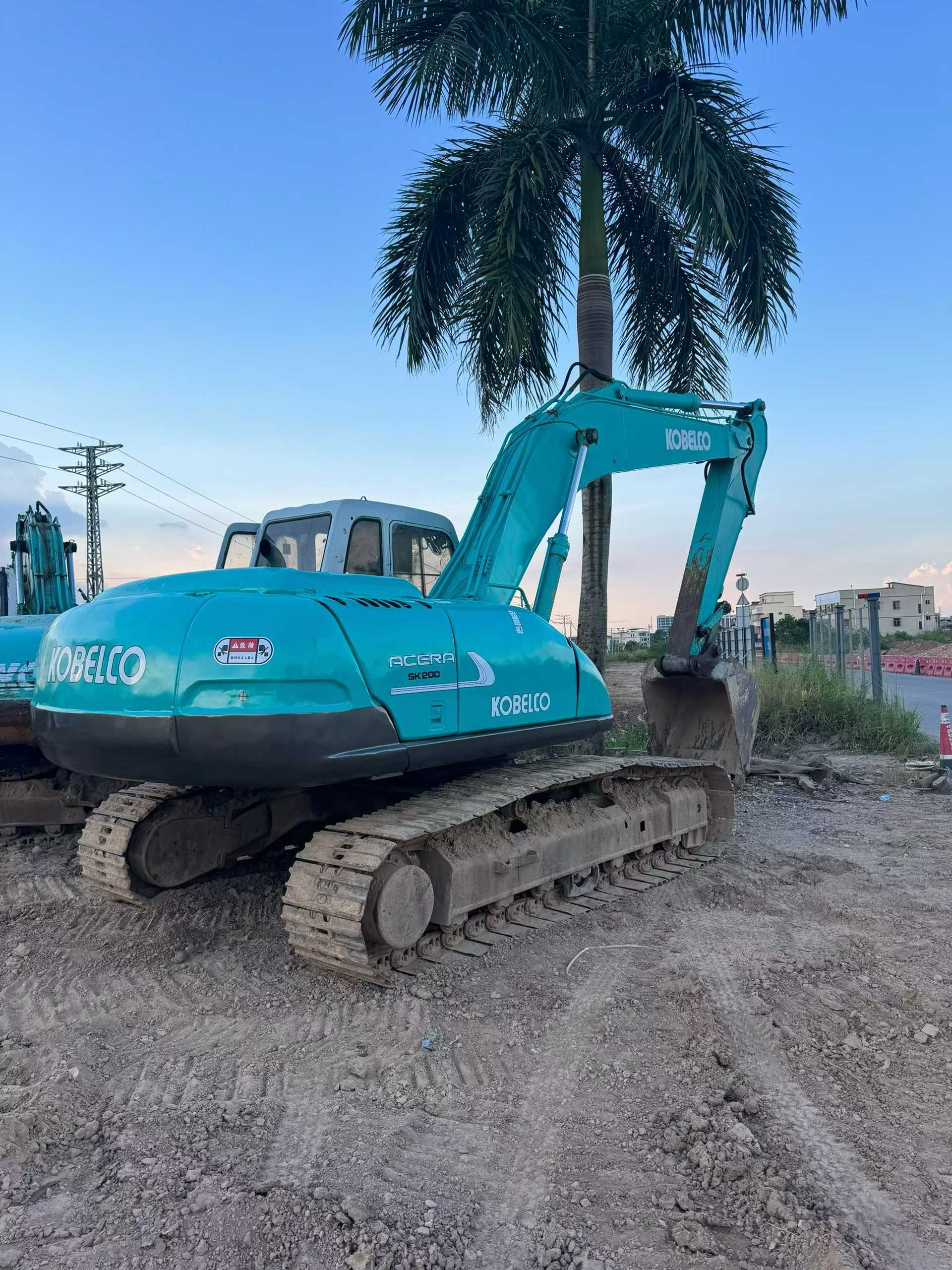 Buy Kobelco SK200-5.5 Used Excavator / 9 Used Kobelco SK200-5.5 Excavator 2016 Model / 9