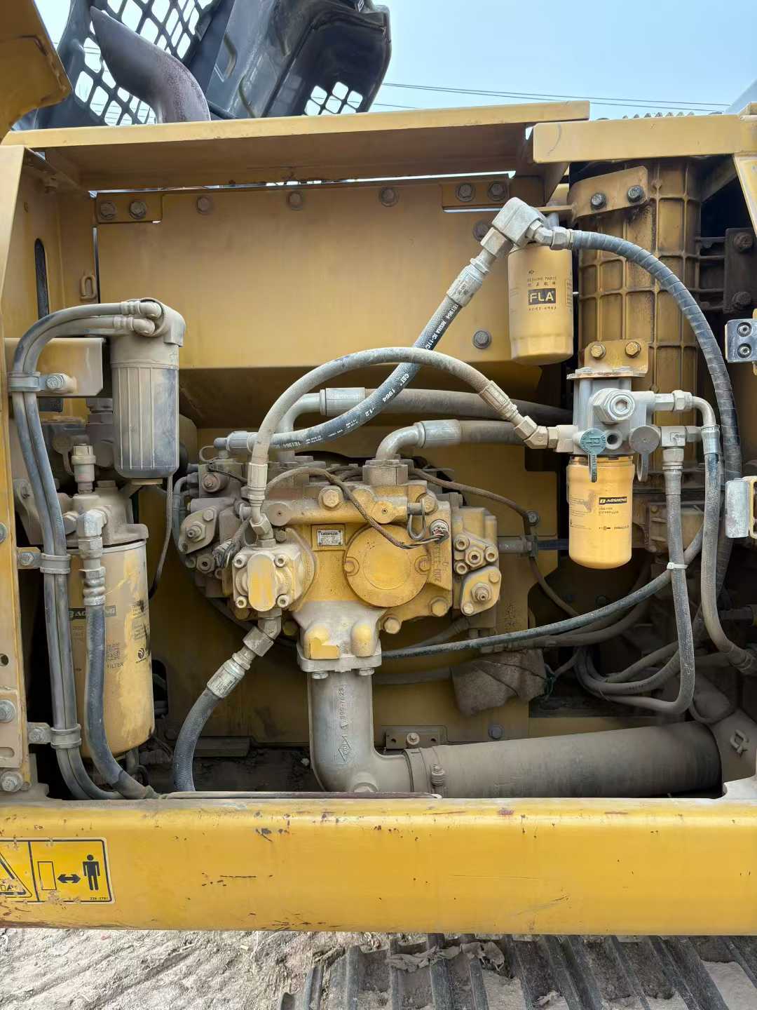 Buy Caterpillar 320D Used Excavator / 6 Used Caterpillar 320D Excavator 2017 Model / 6