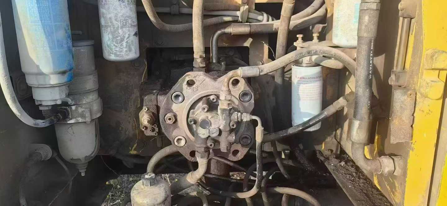 Used Volvo EC210 Heavy Duty Excavator 2012 Model / 3