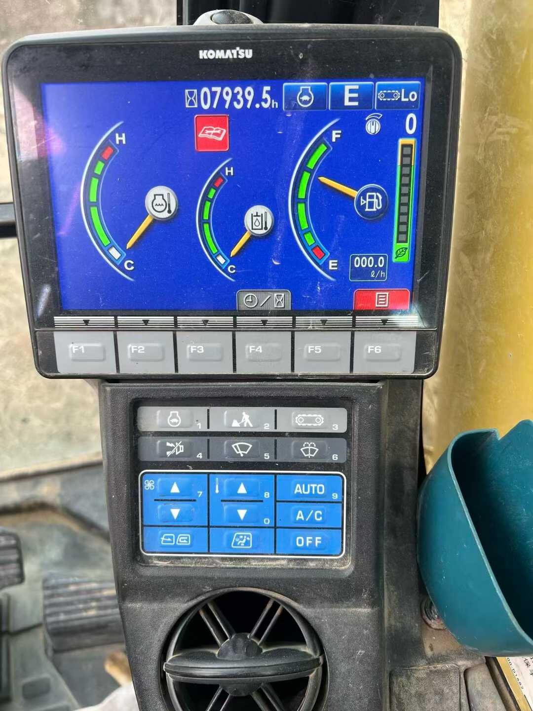 Used Komatsu PC90 Excavator 2018 Model / 3