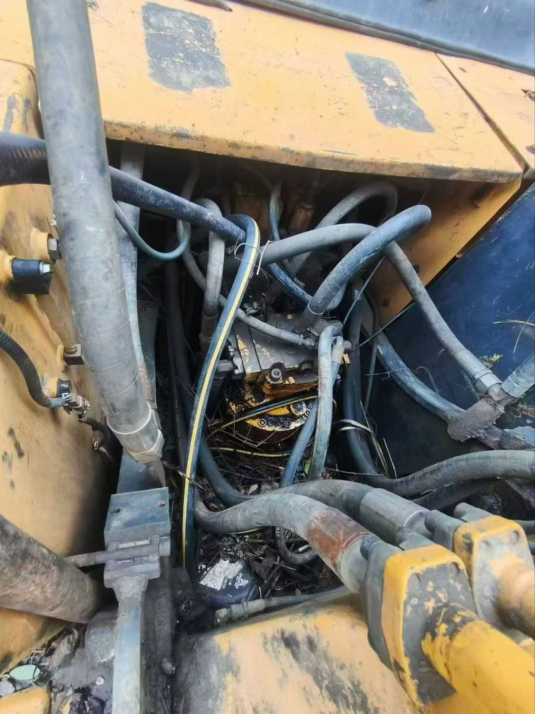 Used Hyundai R225-7 Excavator 2016 Model / 4