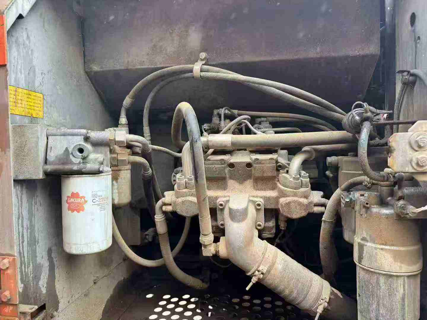 Used Hitachi ZAXIS200 Excavator 2010 Model / 7