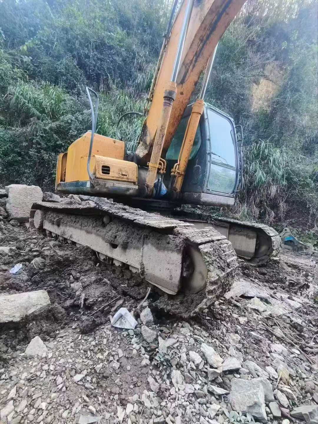 Used Hyundai R225-7 Excavator 2016 Model / 2