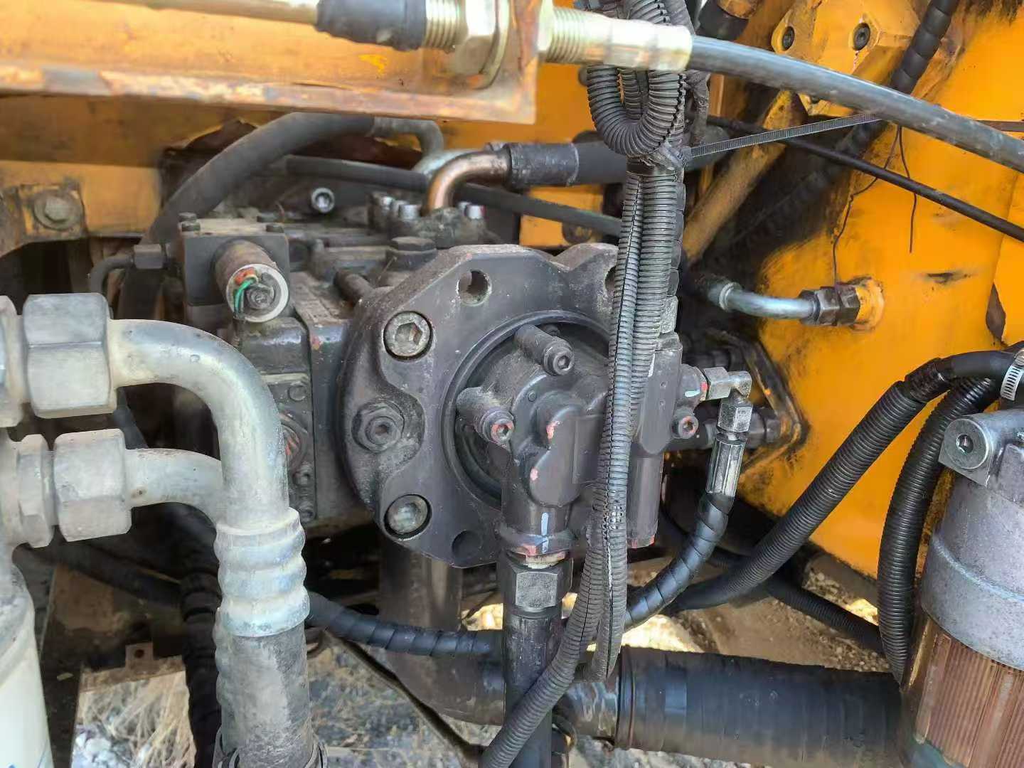 Used Sany SY135 Excavator 2012 Model / 8