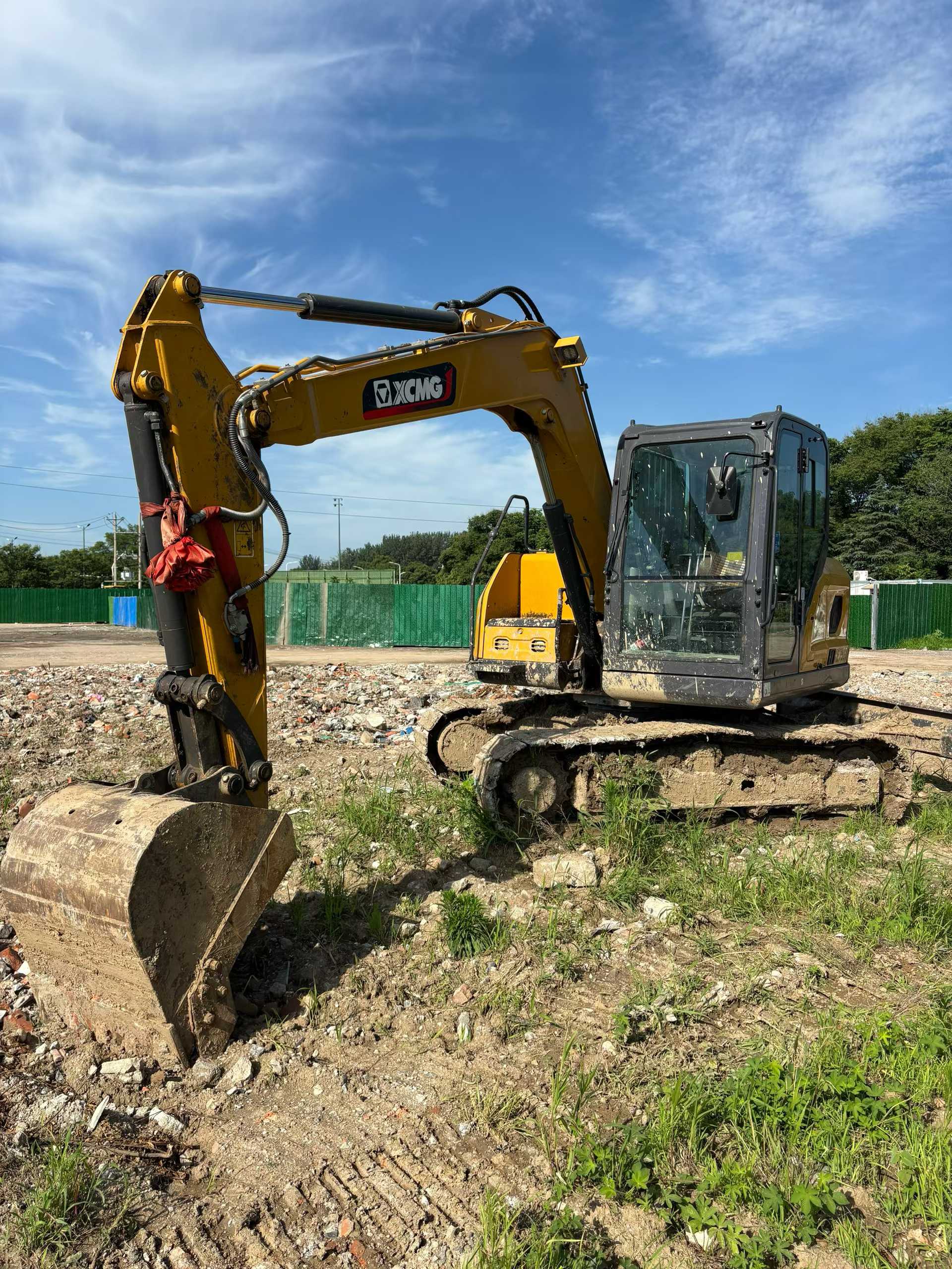 Used XCMG XE75WD Excavator 2024 Model / 4