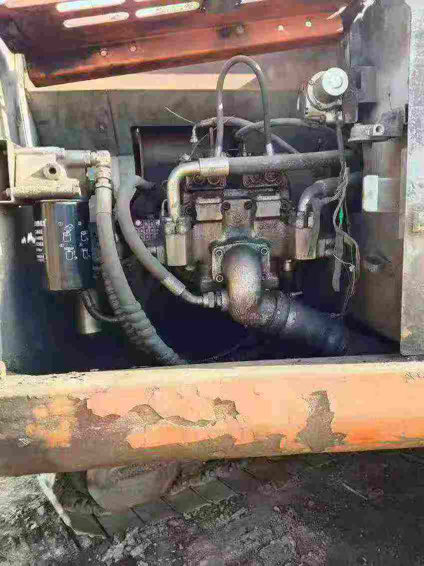 Used Hitachi ZX240 Excavator 2016 Model / 8