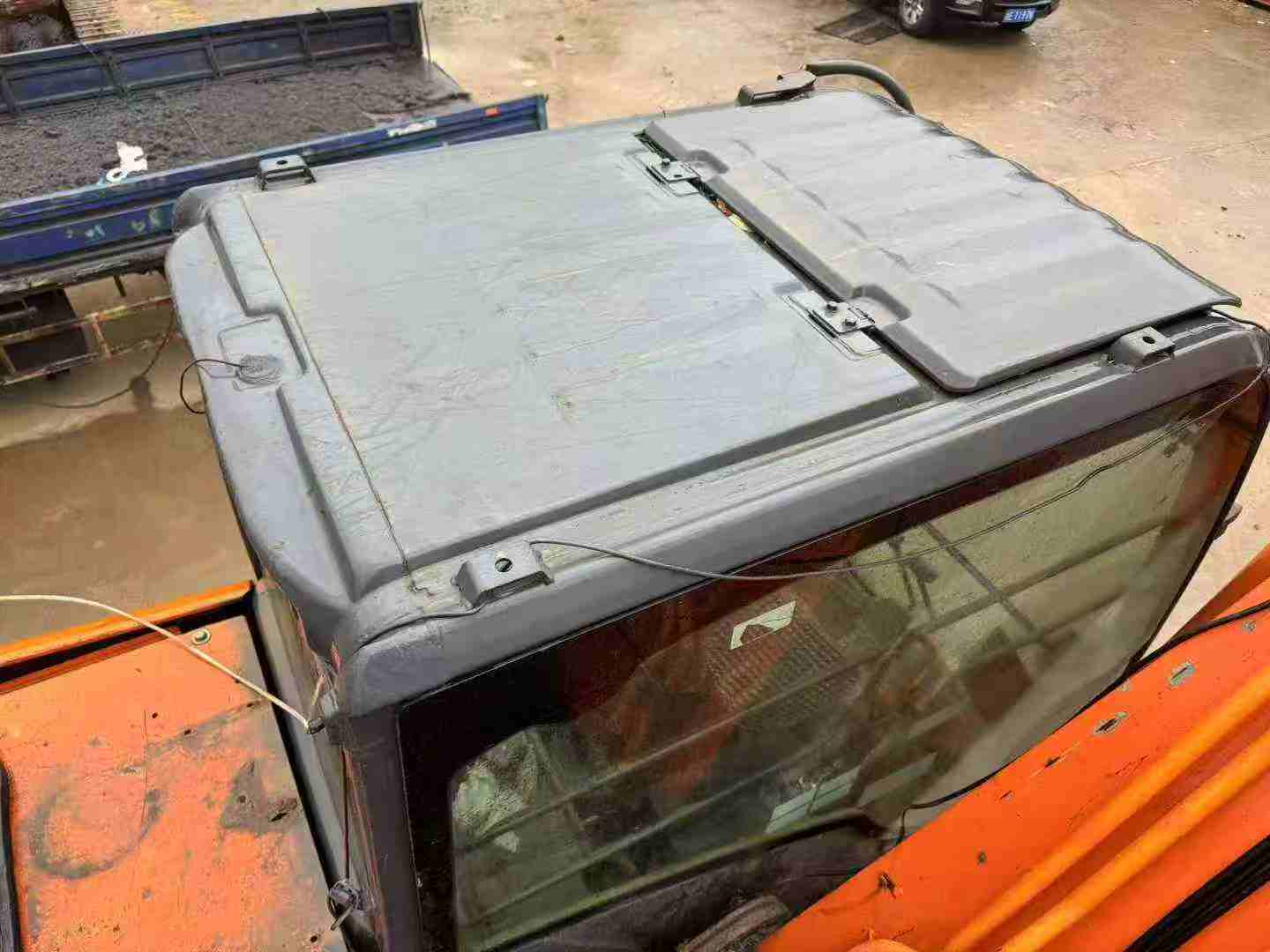 Used Hitachi ZAXIS200 Excavator 2010 Model / 4