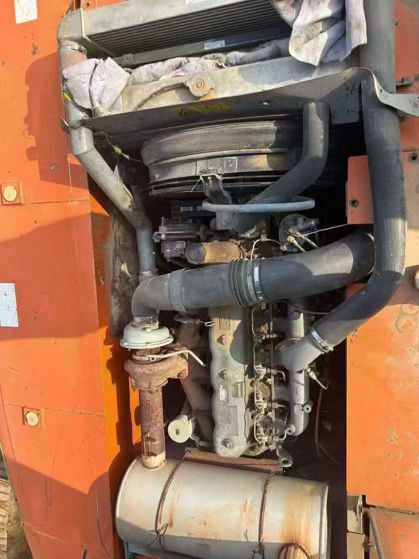 Used Hitachi ZX240-3 Excavator 2011 Model / 5