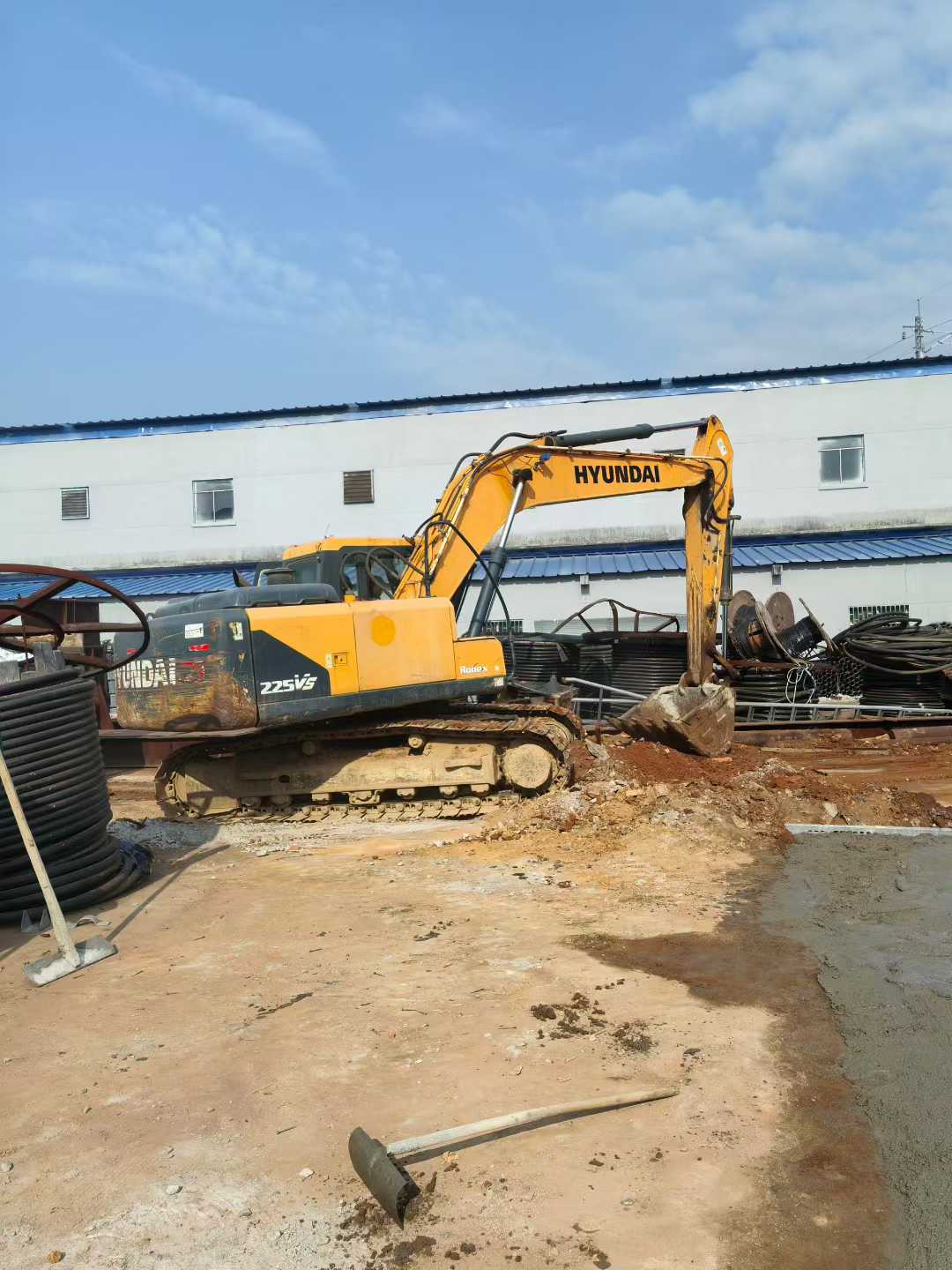 Used Hyundai R215VS Excavator 2018 Model / 3