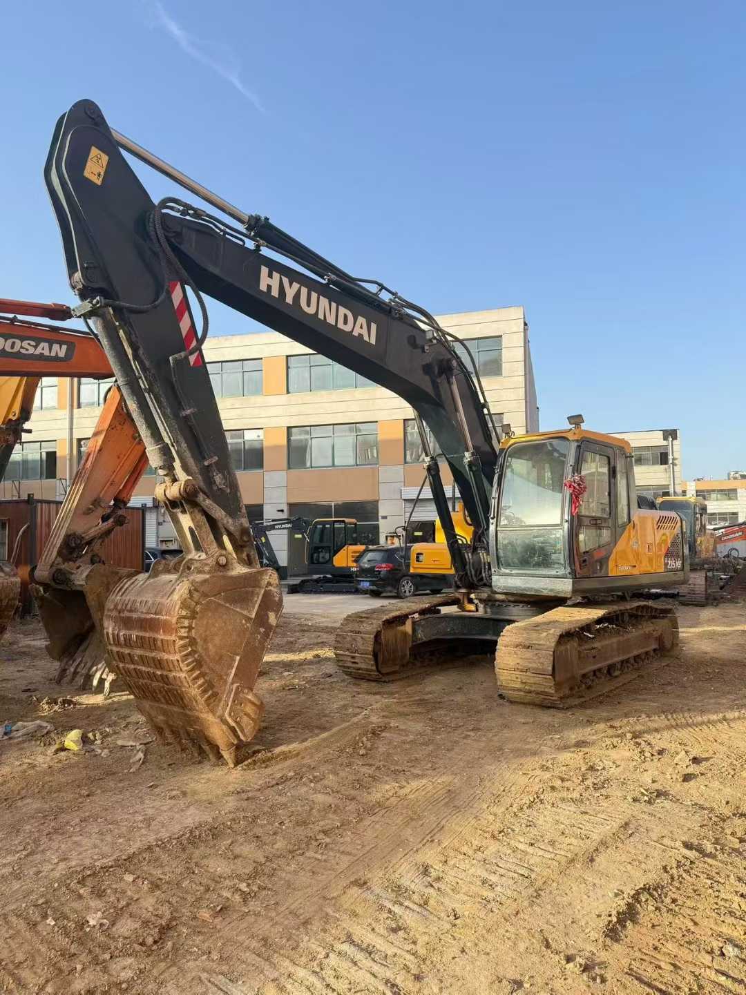 Used Hyundai R215VS Excavator 2016 Model / 2