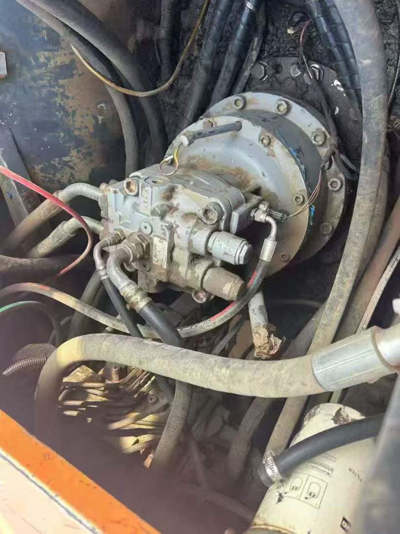 Used Hitachi ZX240-3 Excavator 2011 Model / 4