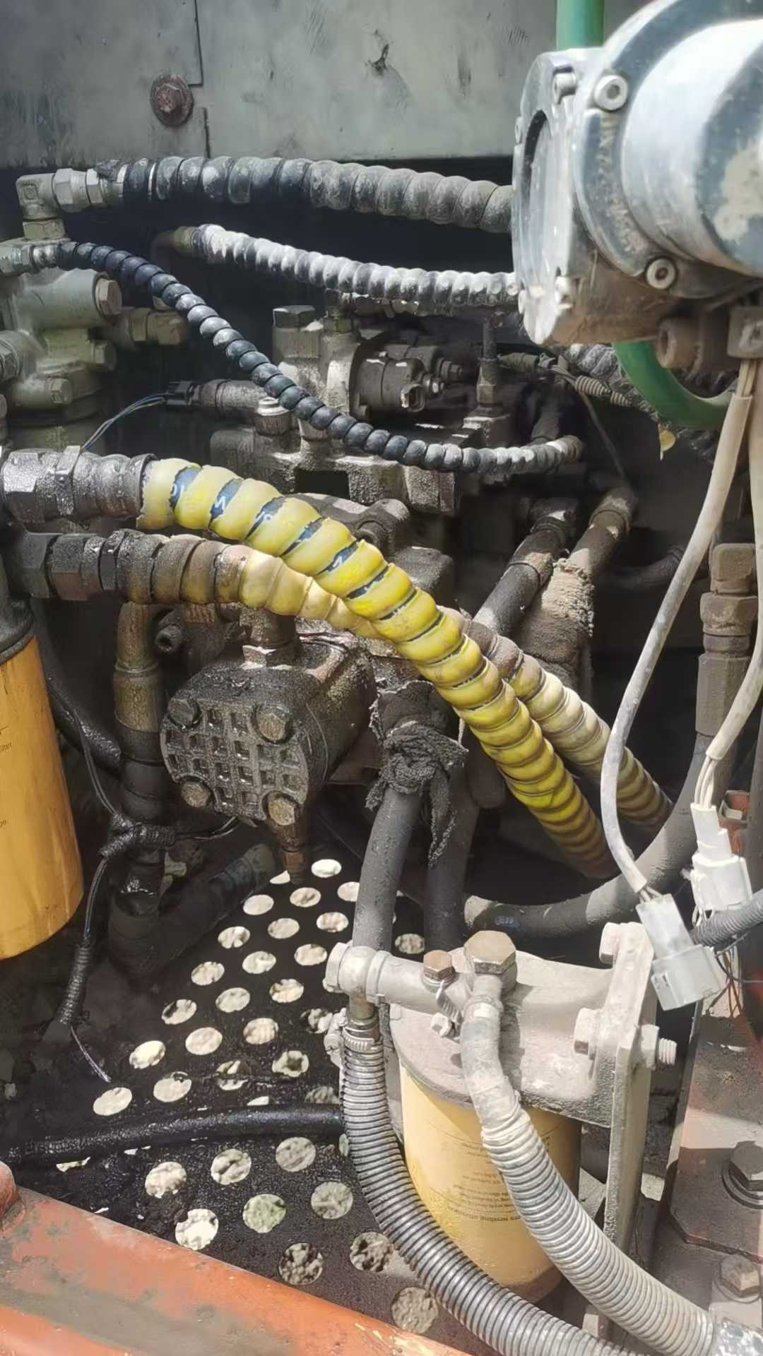 Used Hitachi ZX120 Excavator 2012 Model / 7